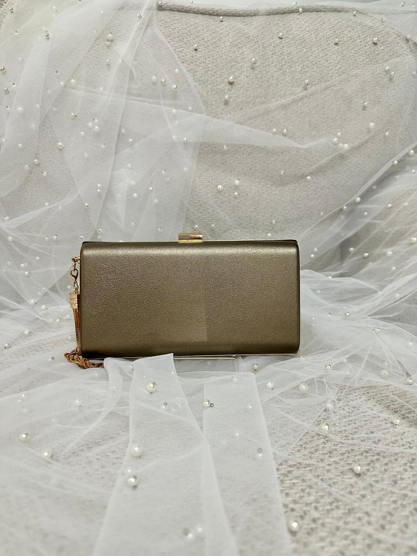 Bronze | Clutch