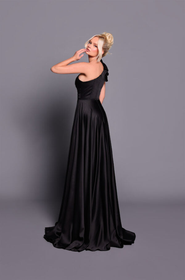 NBM2003 | Nicoletta