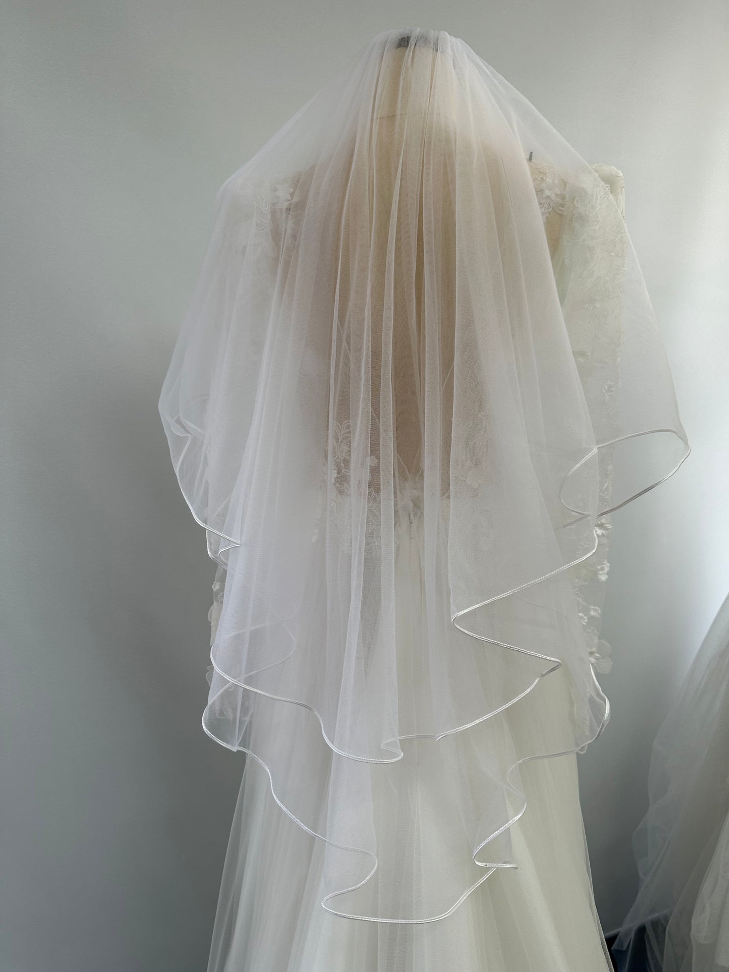 M12 35"/2 RIBBON | VEIL