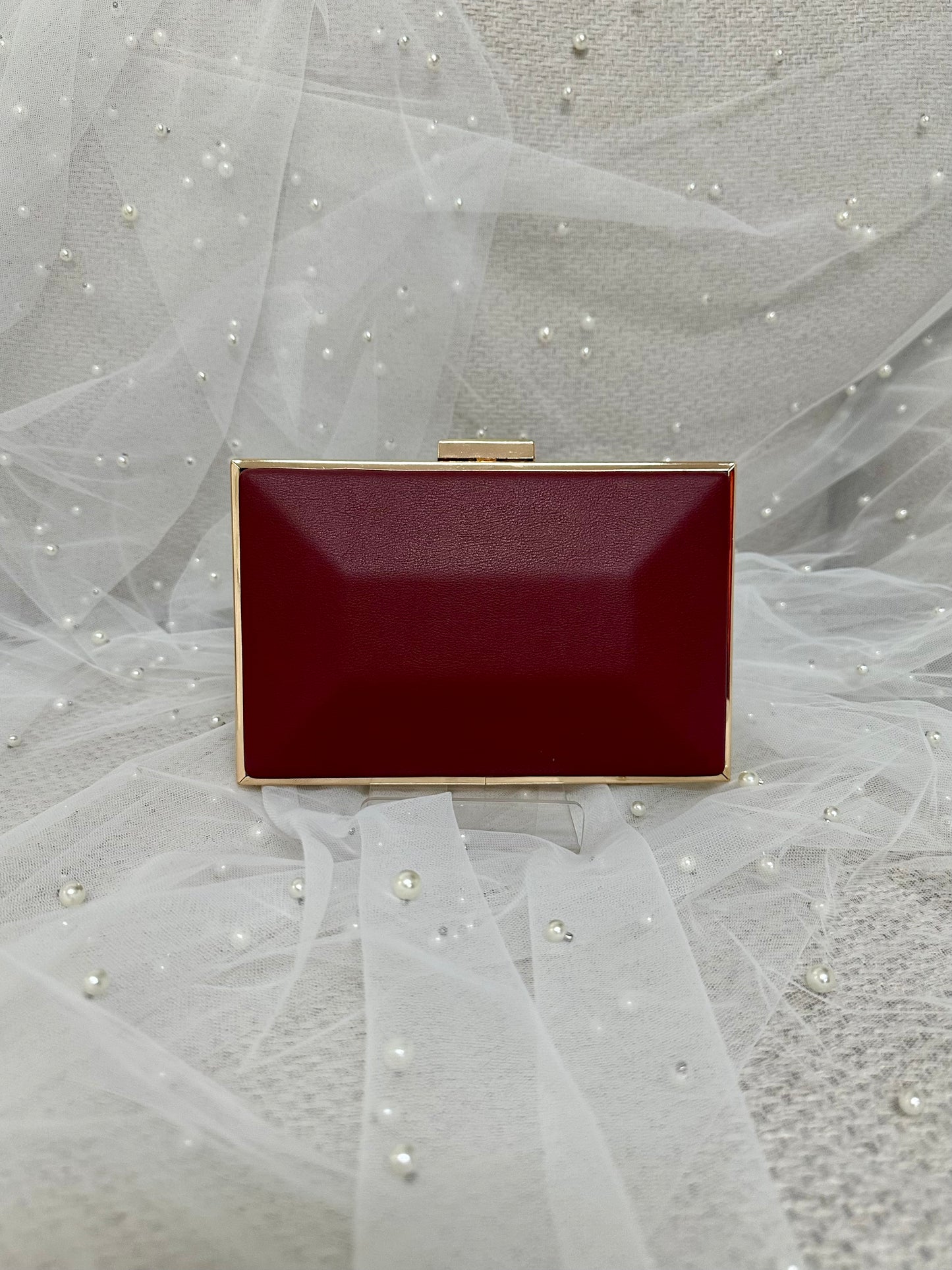 MAROON | CLUTCH