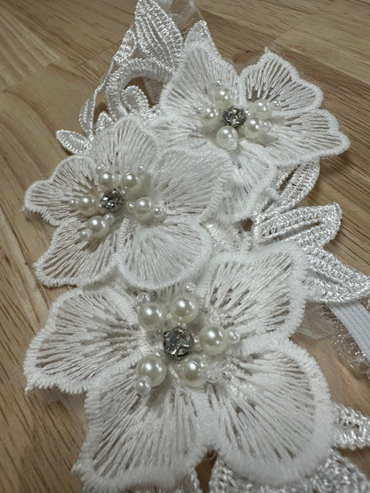3 Flowers with Pearls | Garter