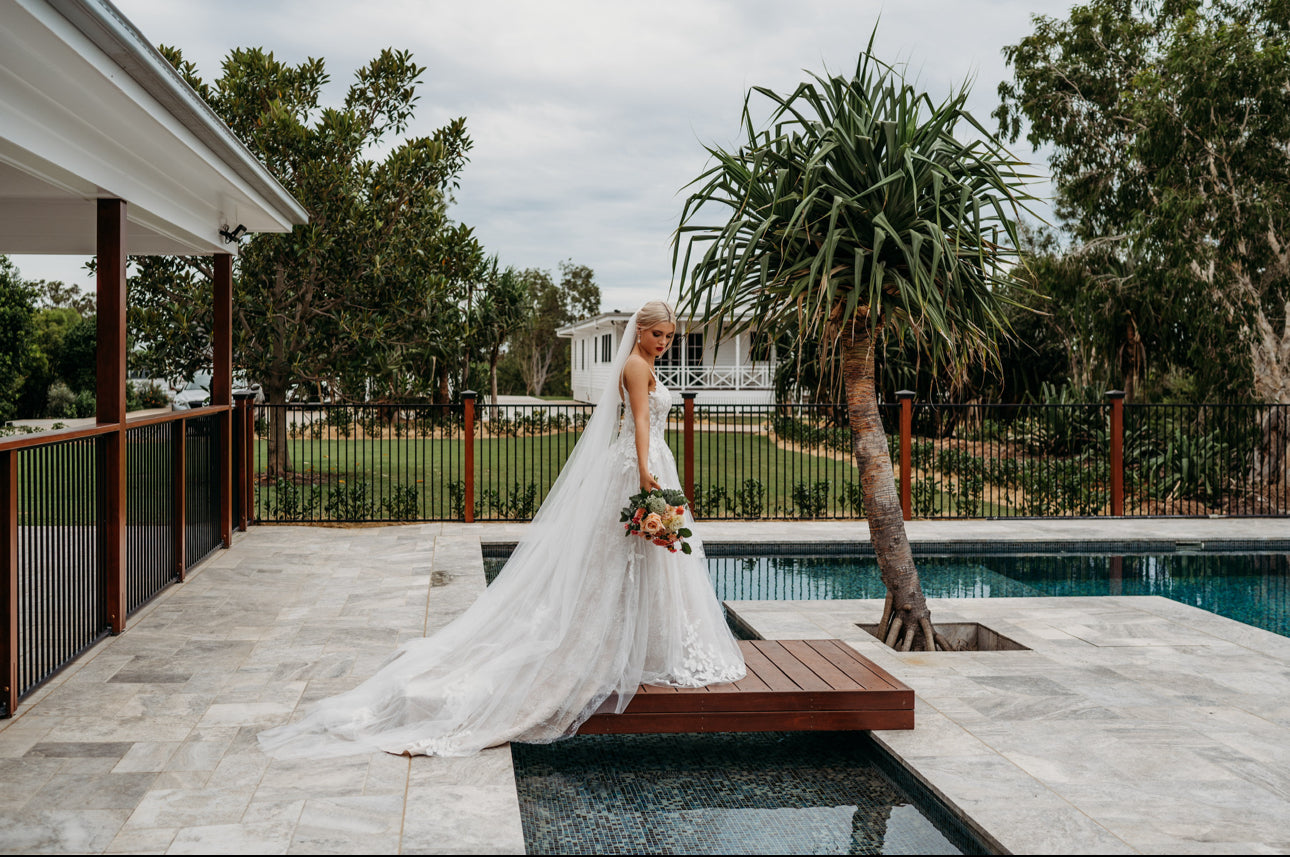 Oak & Valentine | Contemporary Gowns for Modern Women Oak & Valentine | Contemporary Gowns for Modern Women